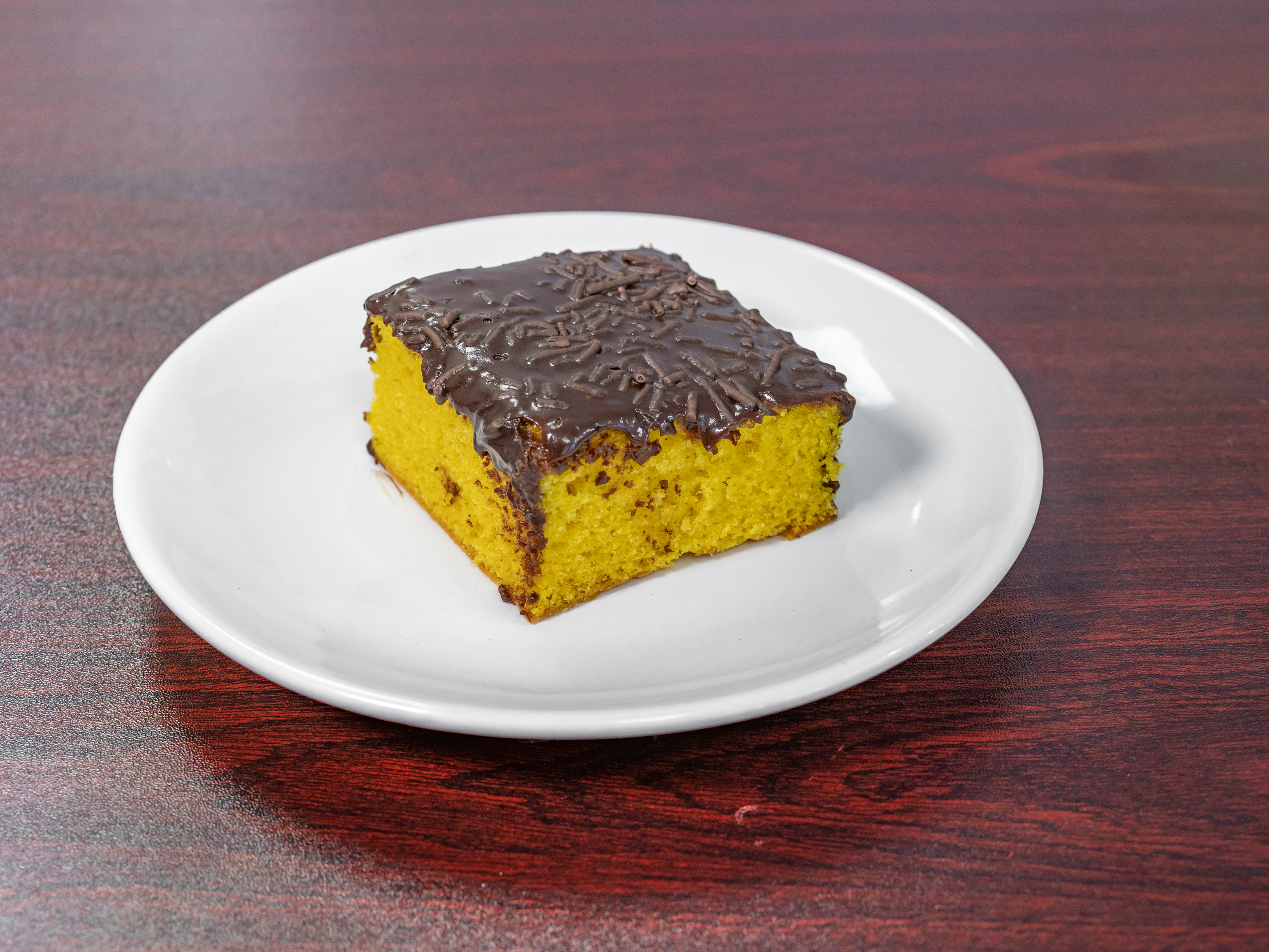 Order Bolo de cenoura food online from Padaria By Chef Andre Leite store, Utica on bringmethat.com