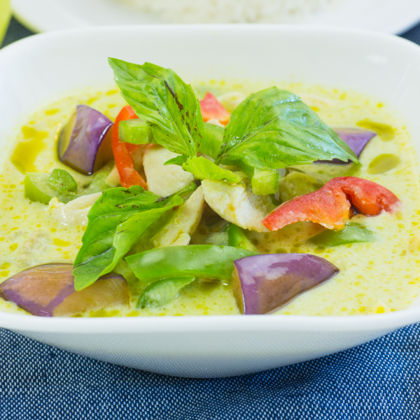 Order 35. Green Curry food online from The Taste Kitchen store, Culver City on bringmethat.com