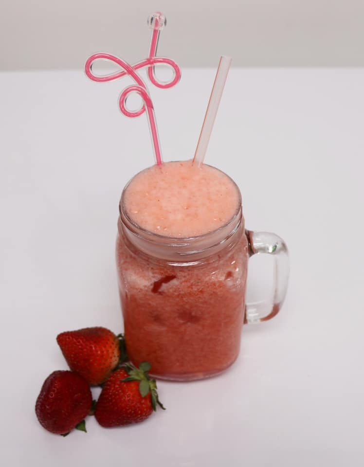 Order Strawberry Juice food online from Zogam Cafe store, Tulsa on bringmethat.com