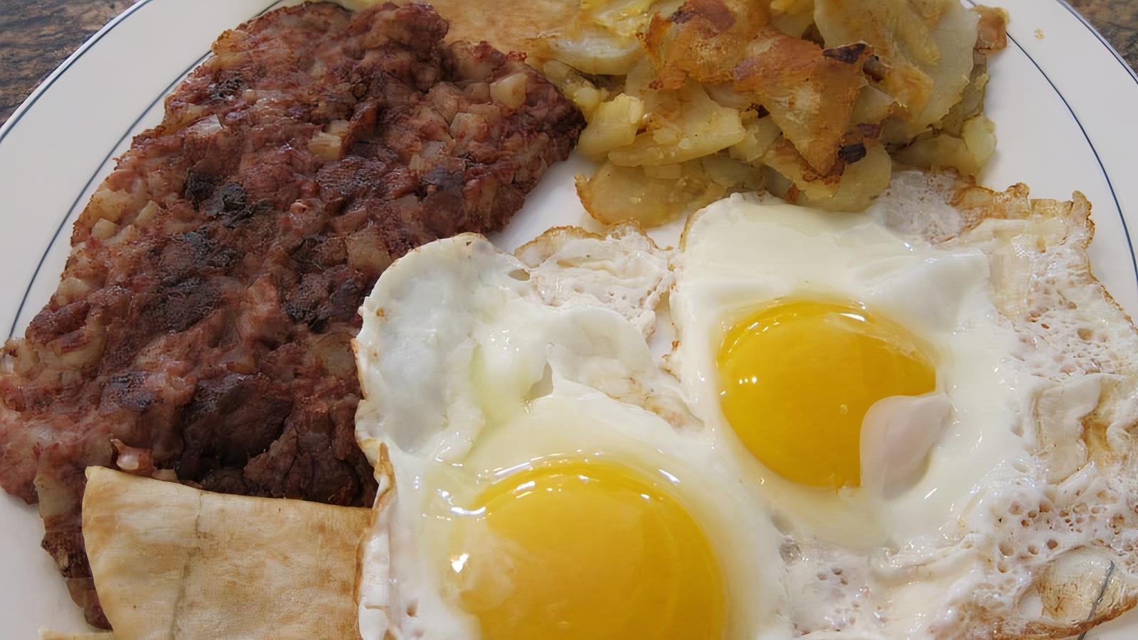 Order 2 Egg Any Style with Corned Beef Hash food online from Dimitri's Diner store, Ridgefield on bringmethat.com