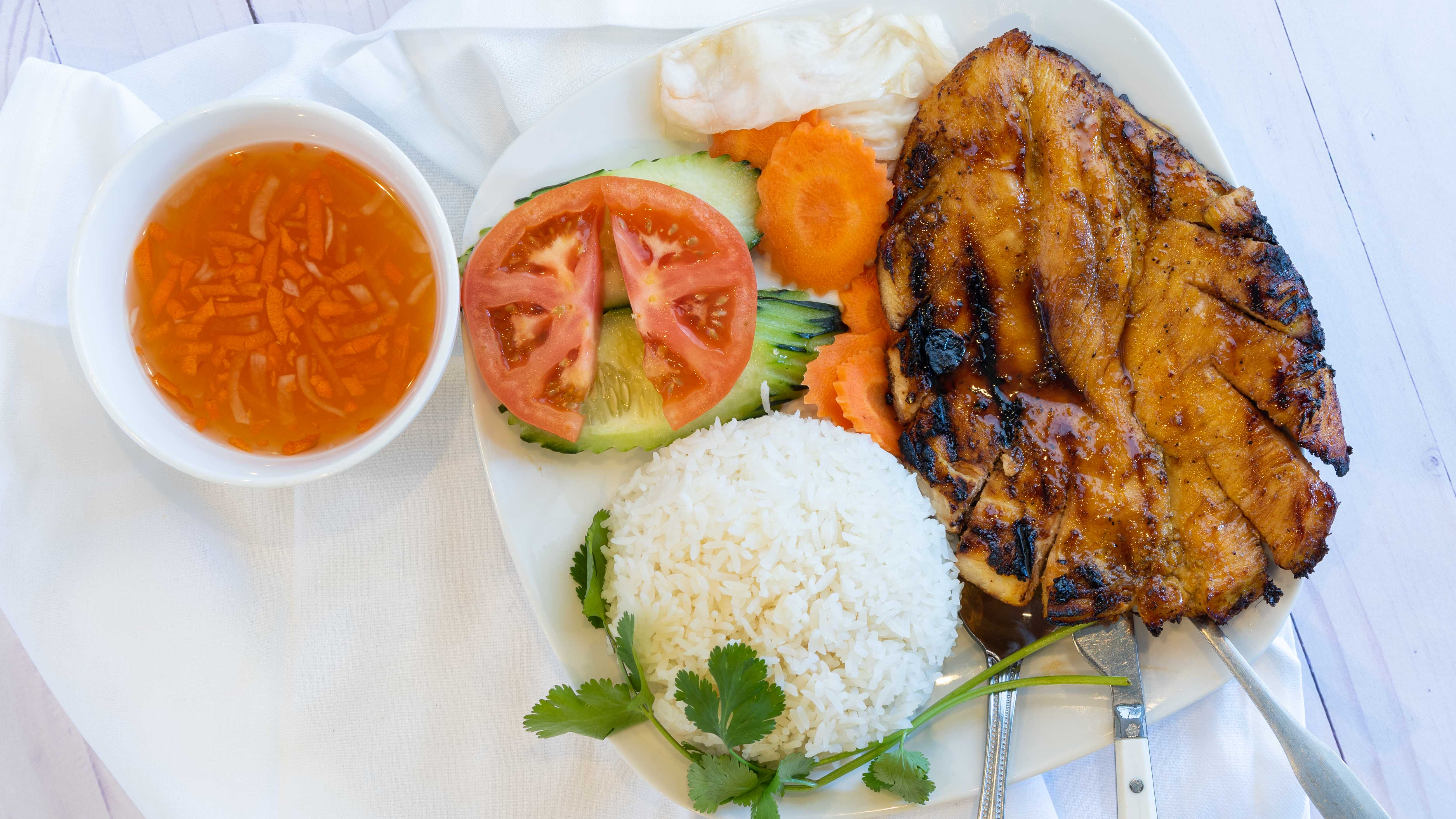 Order Grilled Chicken with Rice food online from V-Nam Pho store, Surprise on bringmethat.com