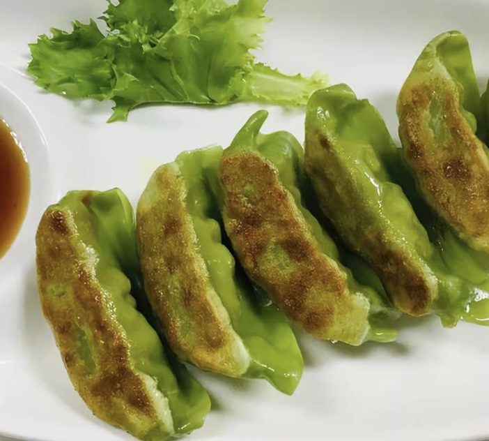 Order 23. Vegetables Yasai Gyoza food online from Thai Lemongrass & Sakura Sushi store, New York on bringmethat.com