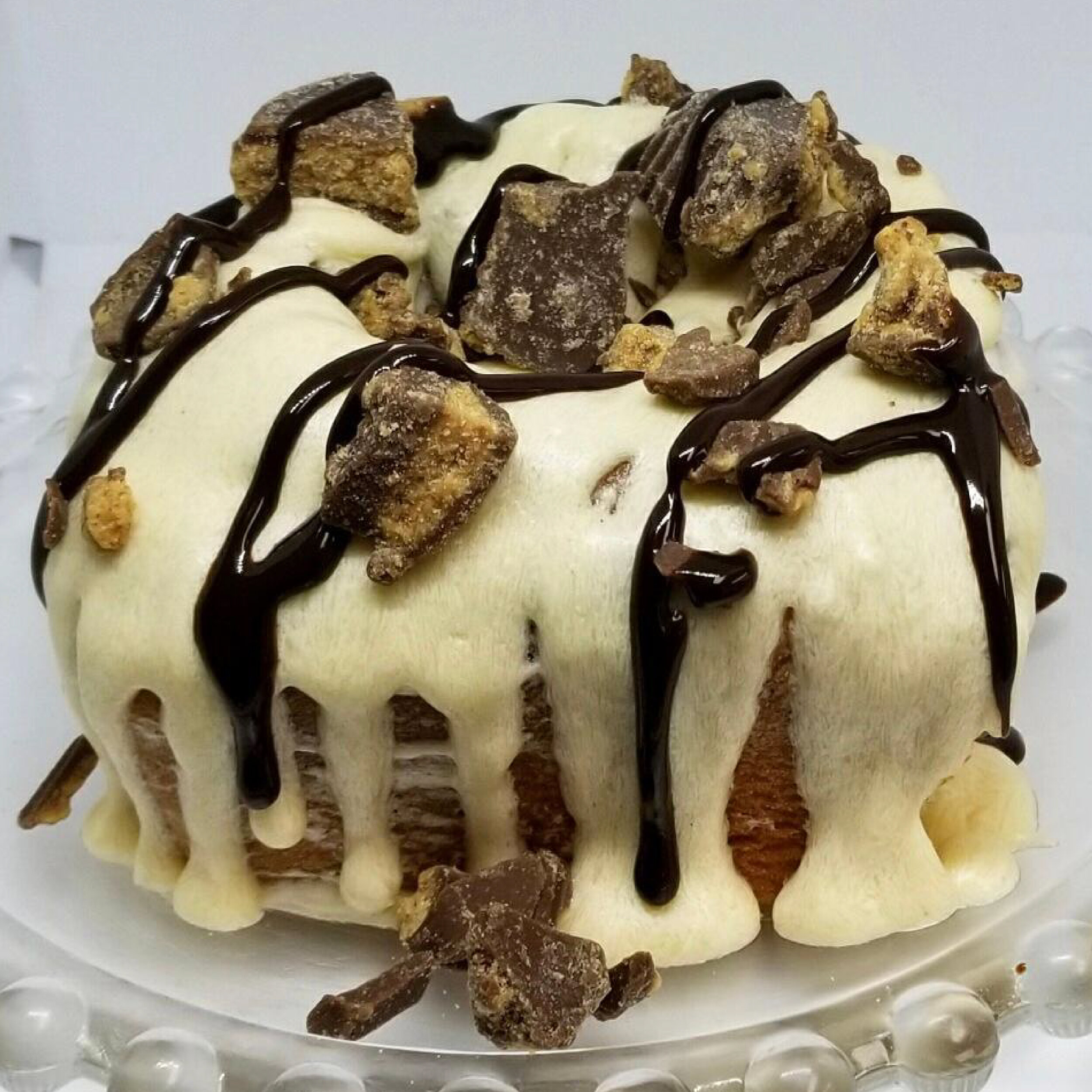 Order Reeses Peanut Butter Cup Roll food online from Cinnamom store, Grand Blanc on bringmethat.com