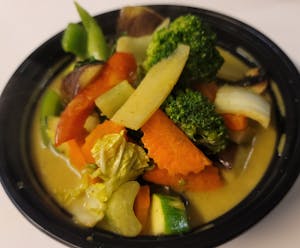 Order C-2. Green Curry (Dinner) food online from Thai Smile store, Hamden on bringmethat.com