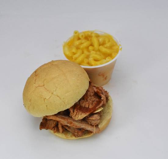 Order Kid's Pulled Pork Sandwich Special food online from Brothers BBQ store, Broomfield on bringmethat.com
