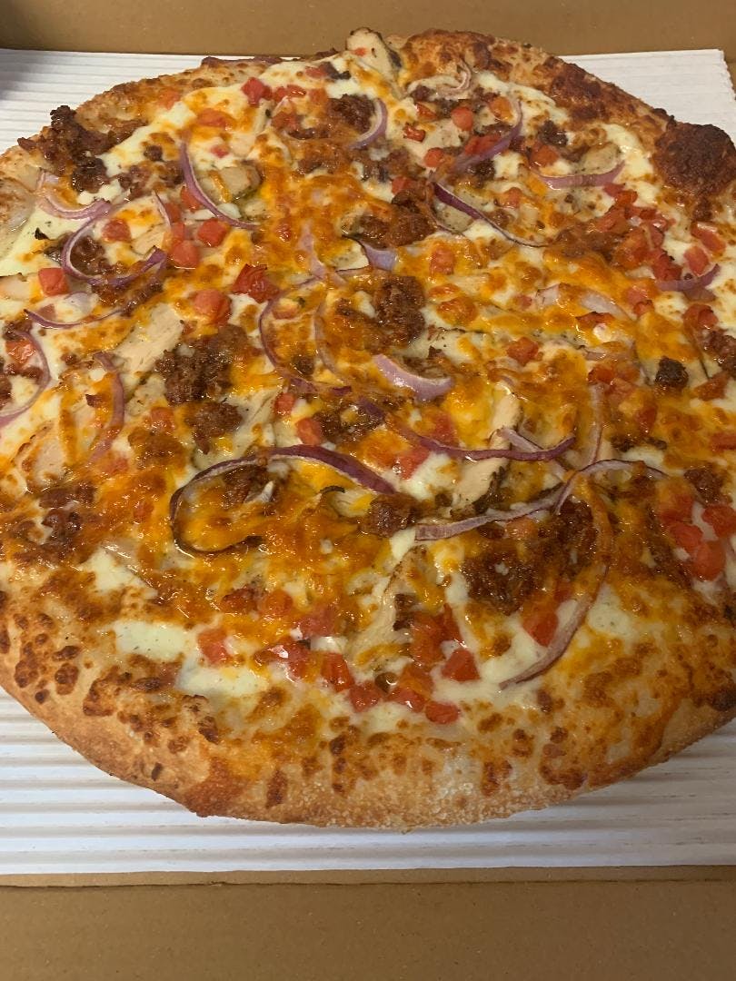 Order Chicken Bacon Ranch Pizza - Medium 12'' food online from Bruno Pizzeria store, Willard on bringmethat.com