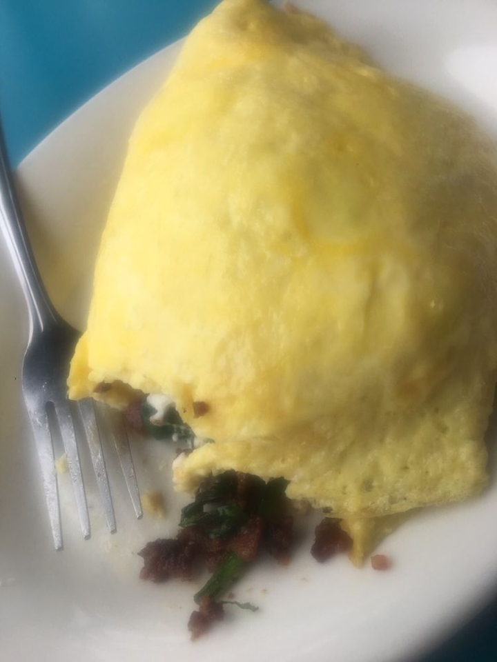 Order Spinach, Bacon and Goat Cheese Omelette food online from Rockridge Cafe store, Oakland on bringmethat.com