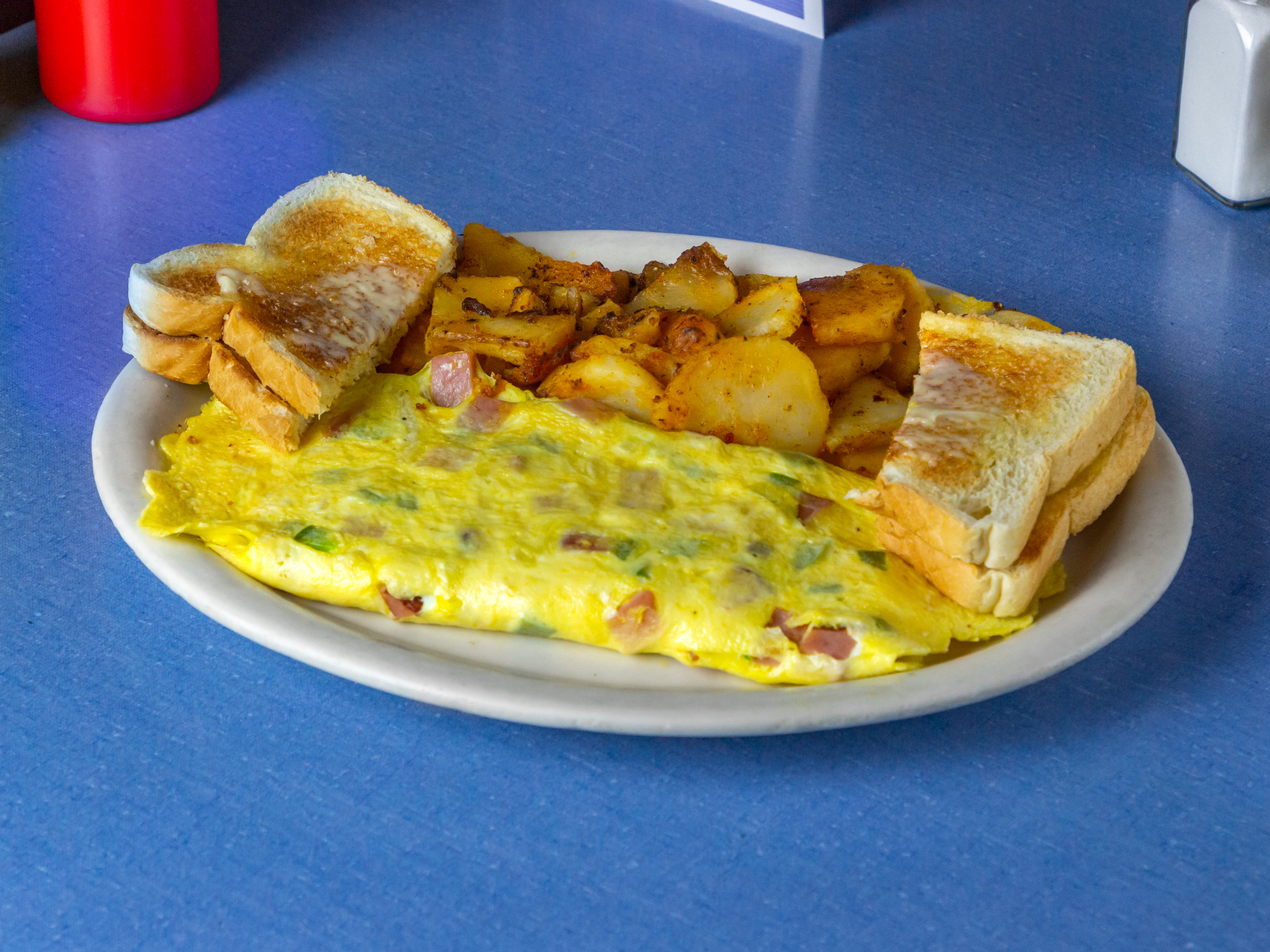 Order Western Omelet food online from Newest Lunch store, Schenectady on bringmethat.com
