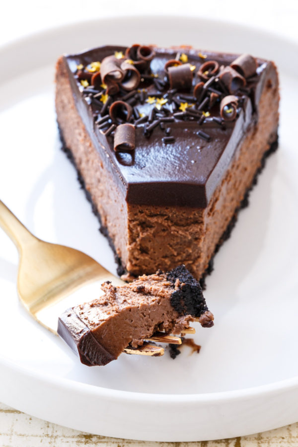Order Chocolate Cake food online from Pizza Belly store, Katy on bringmethat.com