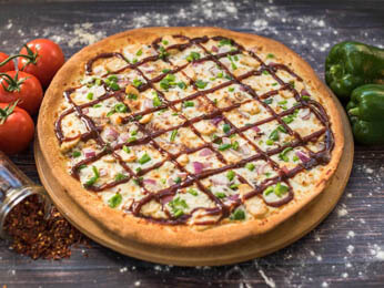 Order BBQ Chicken Pizza food online from Pats Pizza store, Newark on bringmethat.com