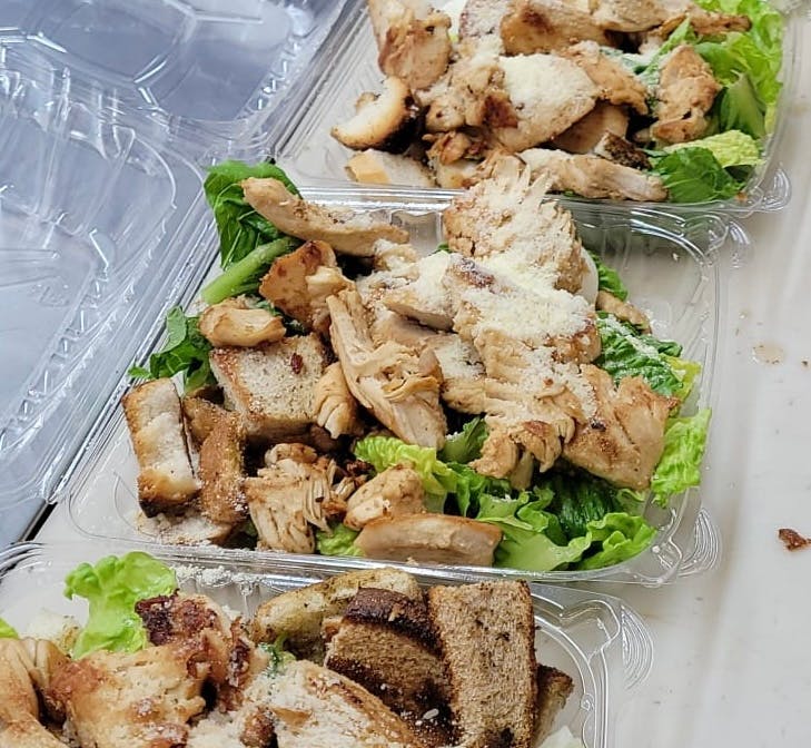 Order Grilled Chicken Salad - Salad food online from Leandro Pizza House store, Philadelphia on bringmethat.com