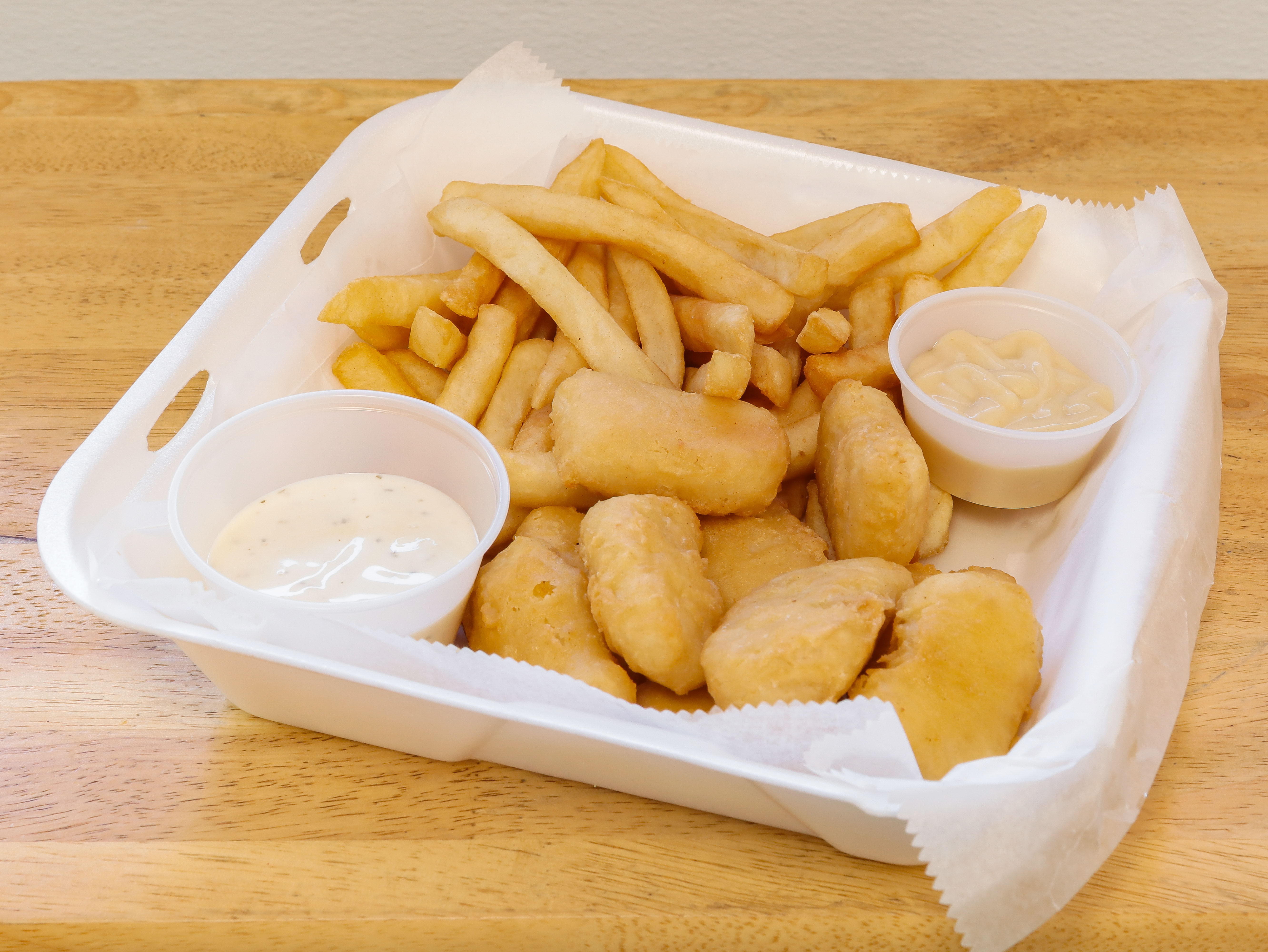 Order Chicken Nuggets food online from Love Park Pizza & Chicken store, Philadelphia on bringmethat.com