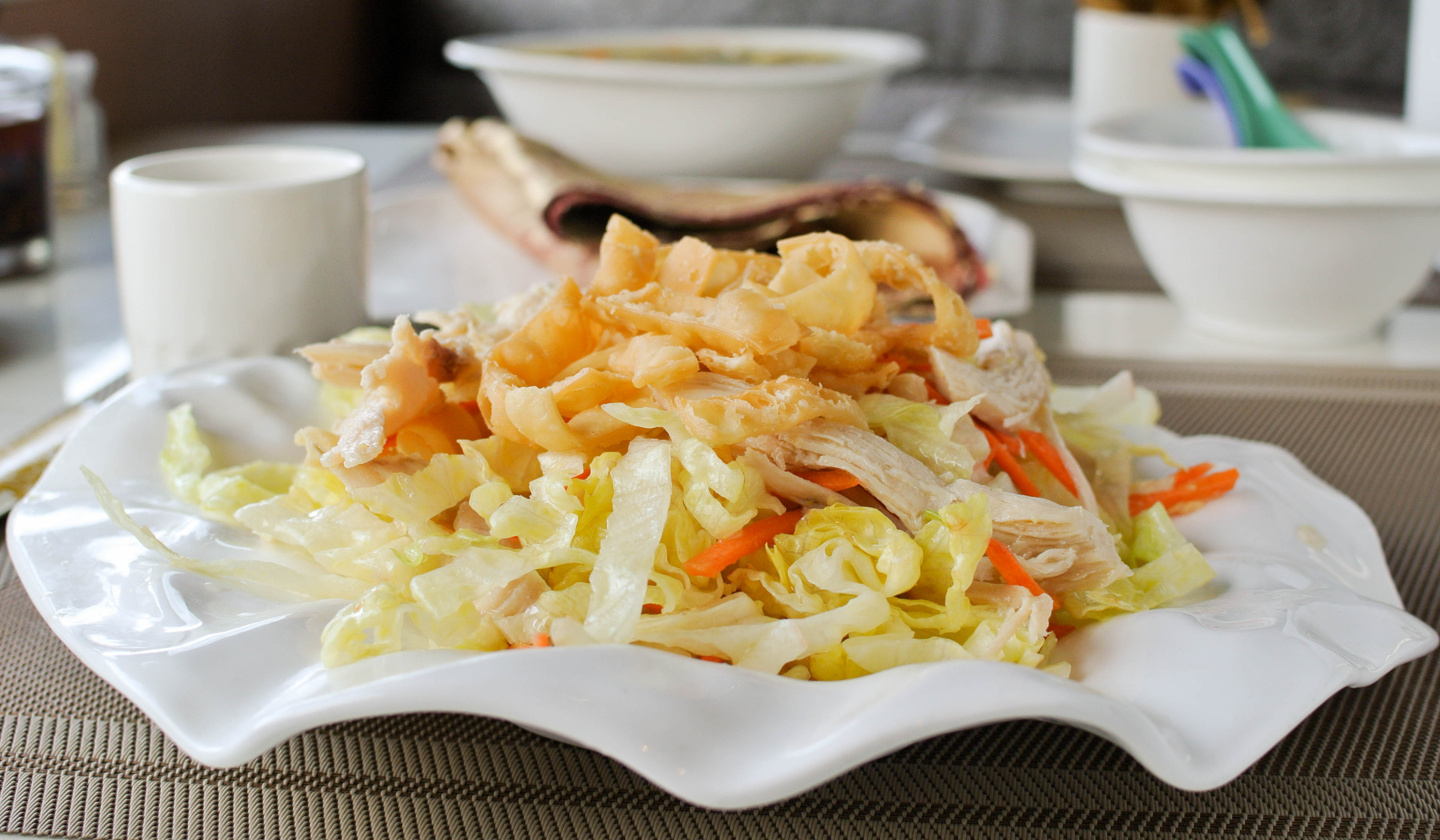 Order Chinese Chicken Salad 雞沙拉 food online from Fey Restaurant store, Menlo Park on bringmethat.com