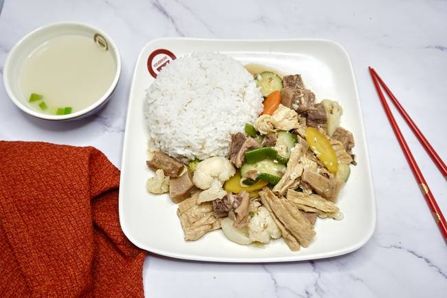 Order 牛腩腐竹饭 / Beef Brisket & Yuba Over Rice food online from Classic Guilin Rice Noodles store, Milpitas on bringmethat.com