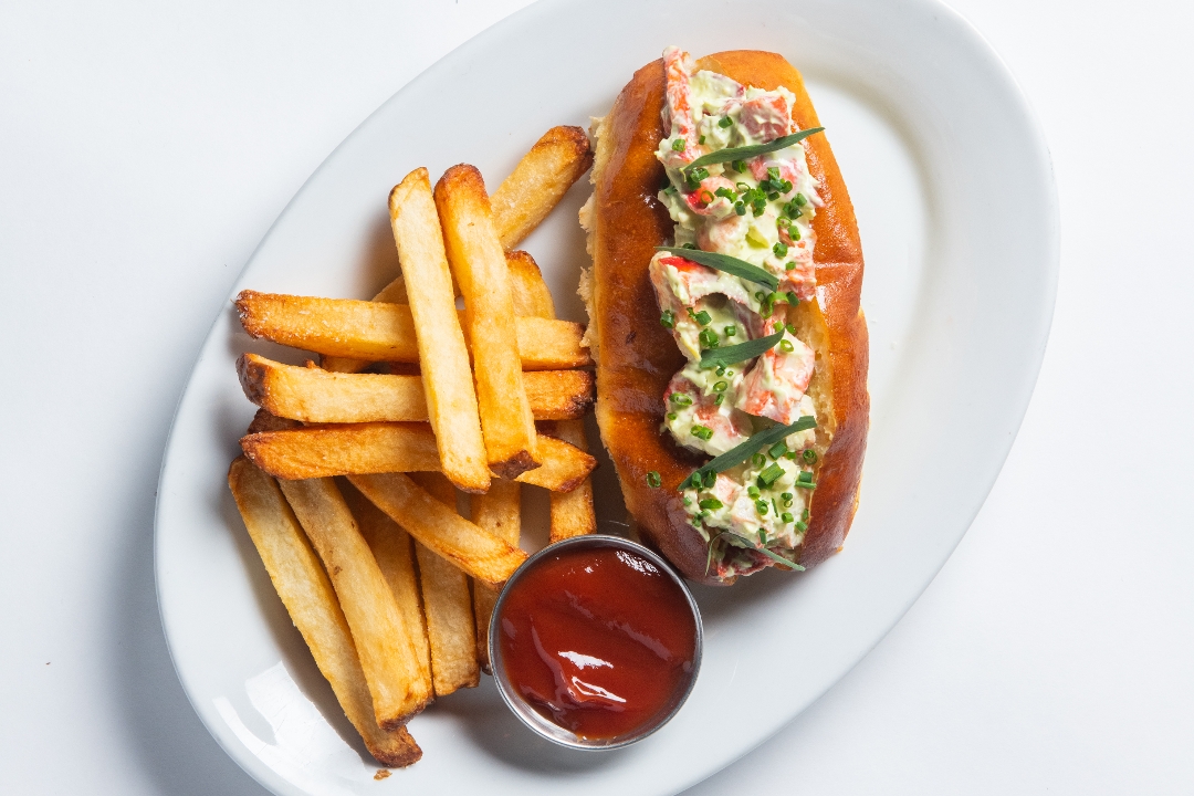 Order Maine Lobster Roll food online from Crave Fishbar store, New York on bringmethat.com