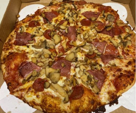 Order Combination Pizza food online from Pat's Pizza store, Orono on bringmethat.com