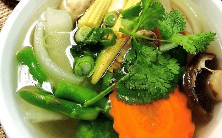 Order Tofu Vegetable Soup food online from 5 Thai Bistro store, Portsmouth on bringmethat.com