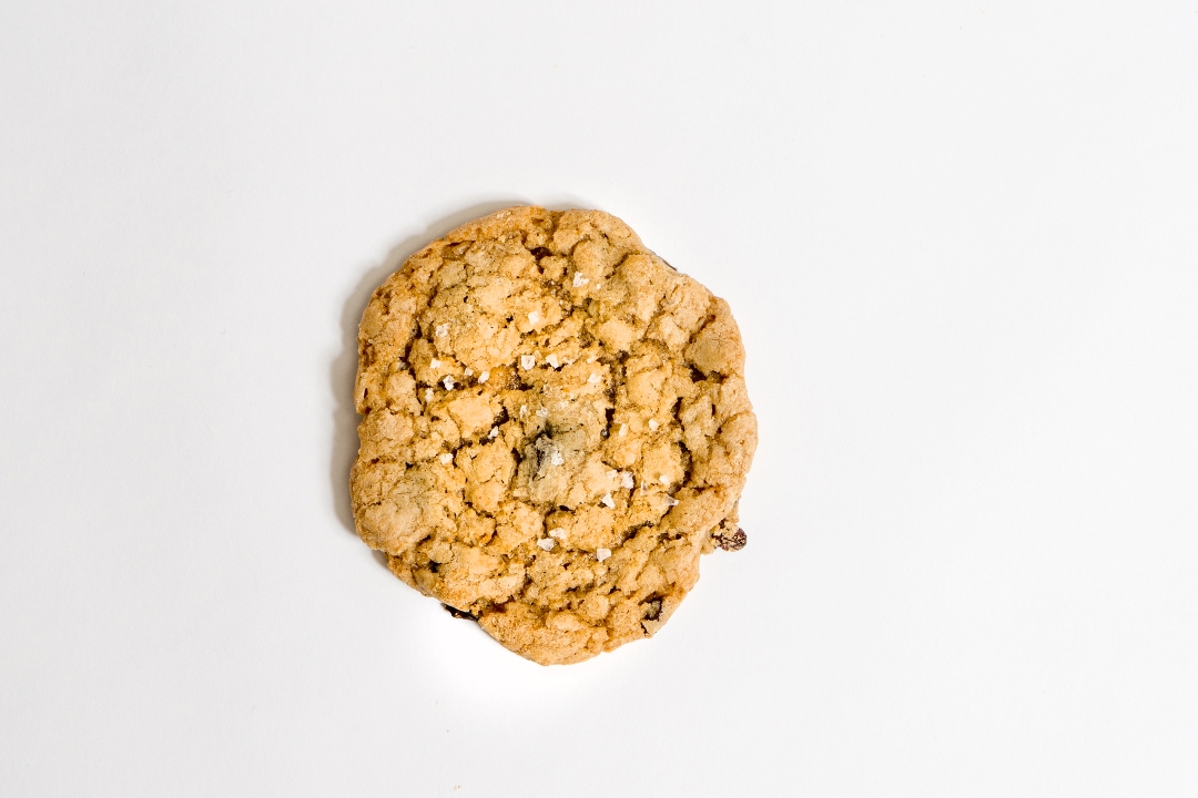 Order ’The Wild Oat’ Oatmeal Cookie food online from Fresh & Co. store, New York on bringmethat.com