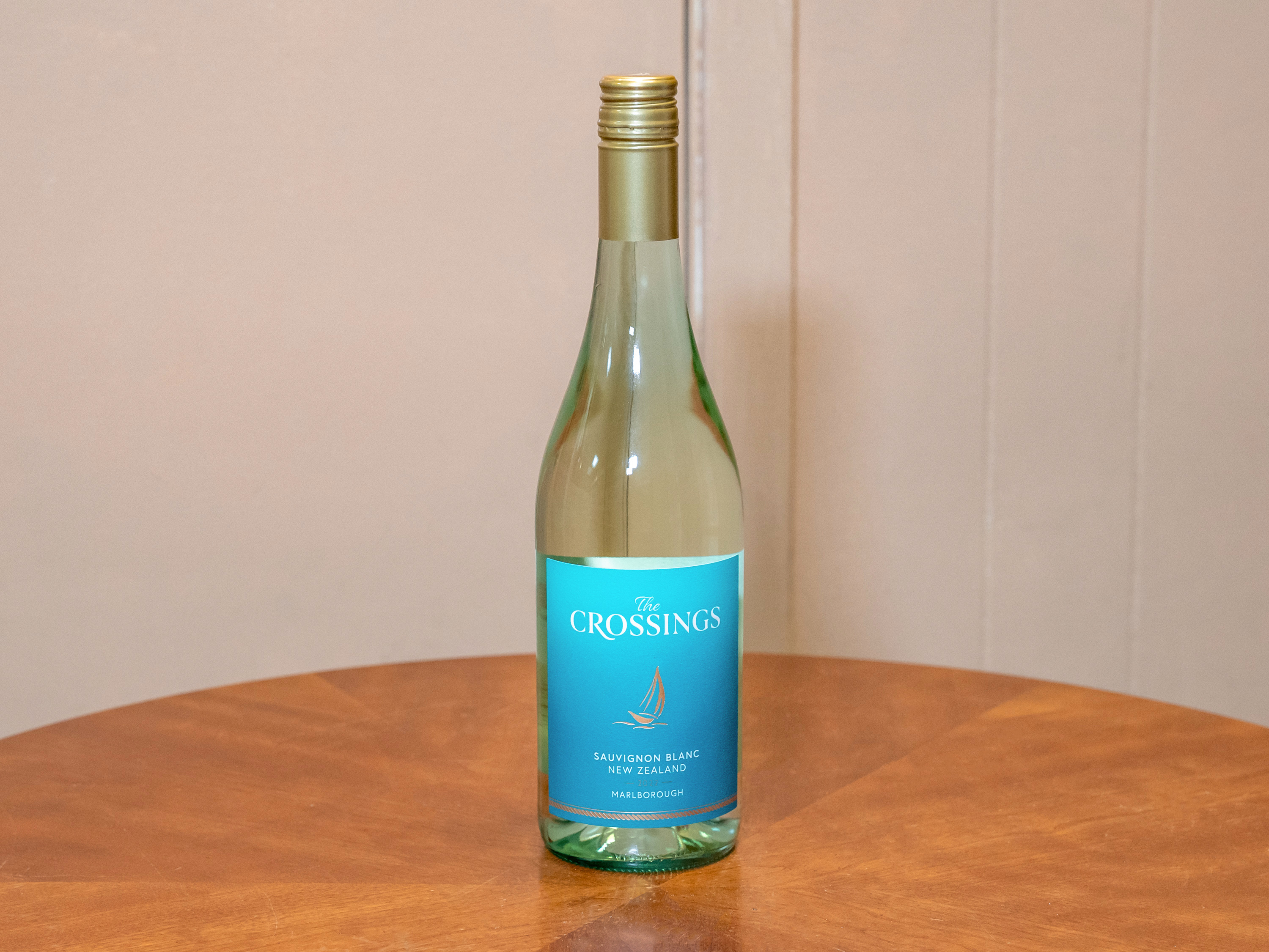 Order THE CROSSINGS SAUVIGNON BLANC      NEW ZEALAND 7.50ML food online from Jose's Wines & Liquors store, Valley Cottage on bringmethat.com