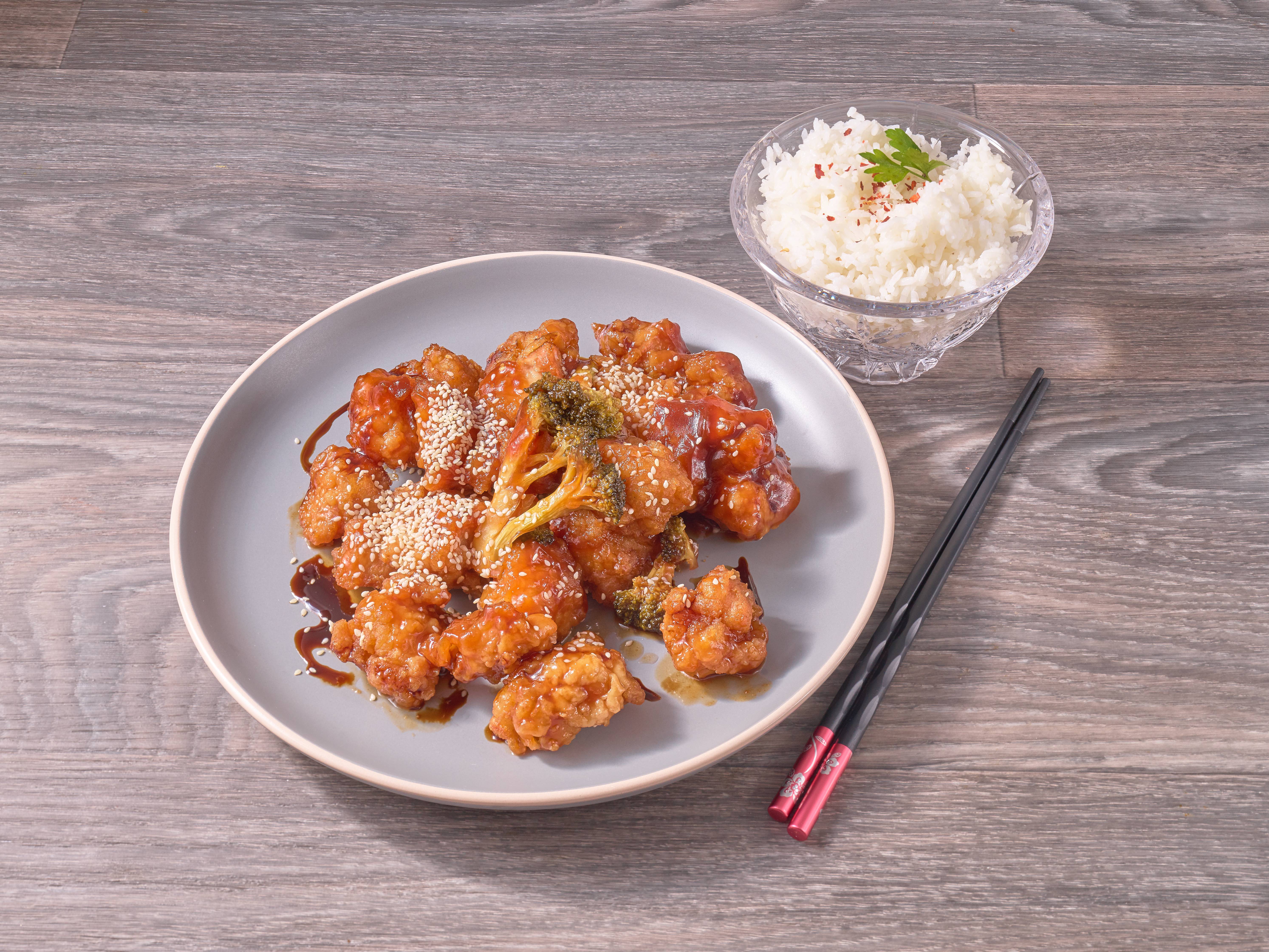 Order Sesame Chicken food online from Sampan Cafe store, Alexandria on bringmethat.com