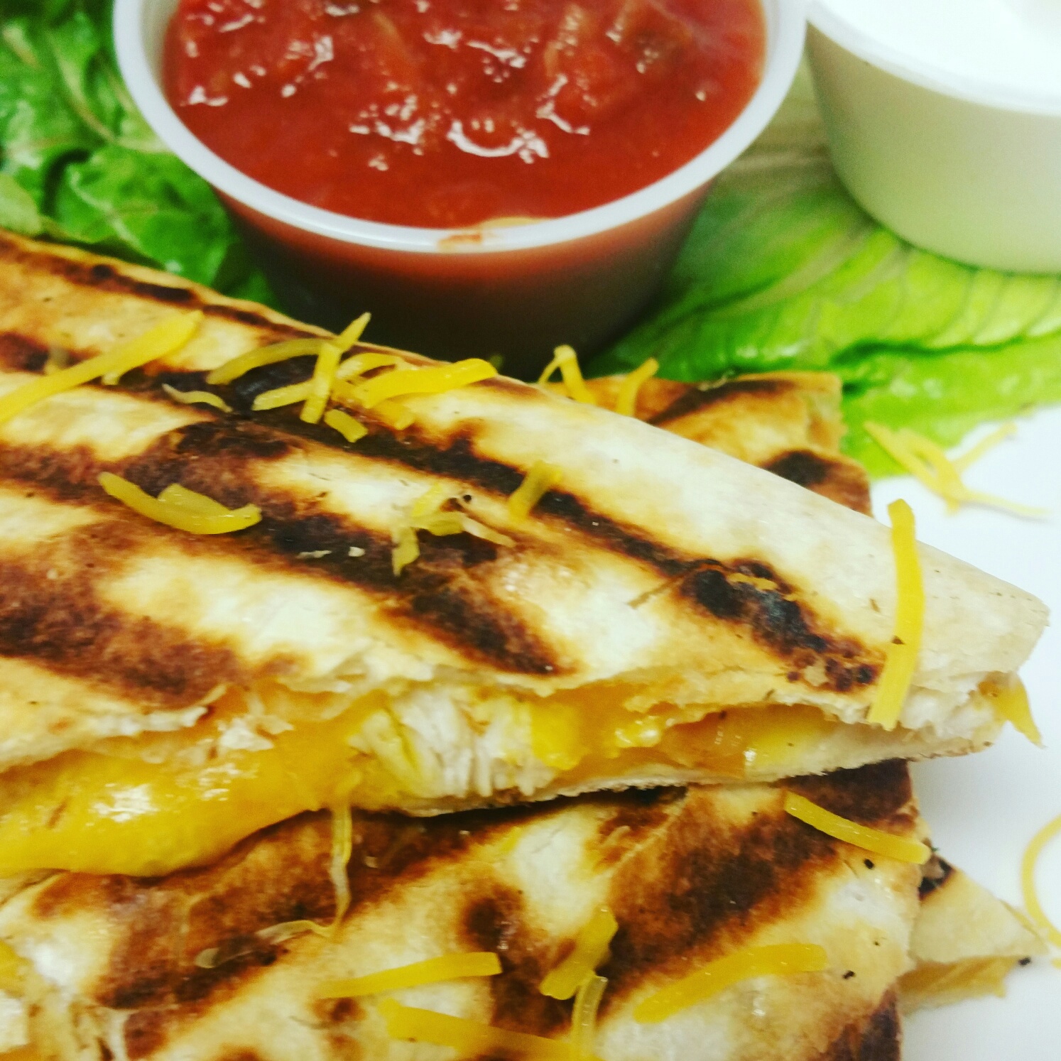 Order Chicken Quesadilla food online from Sandyes Cafe store, Schenectady on bringmethat.com