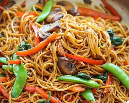 Order Vegetable Lo Mein food online from Green Leaf Restaurant store, Fairview on bringmethat.com