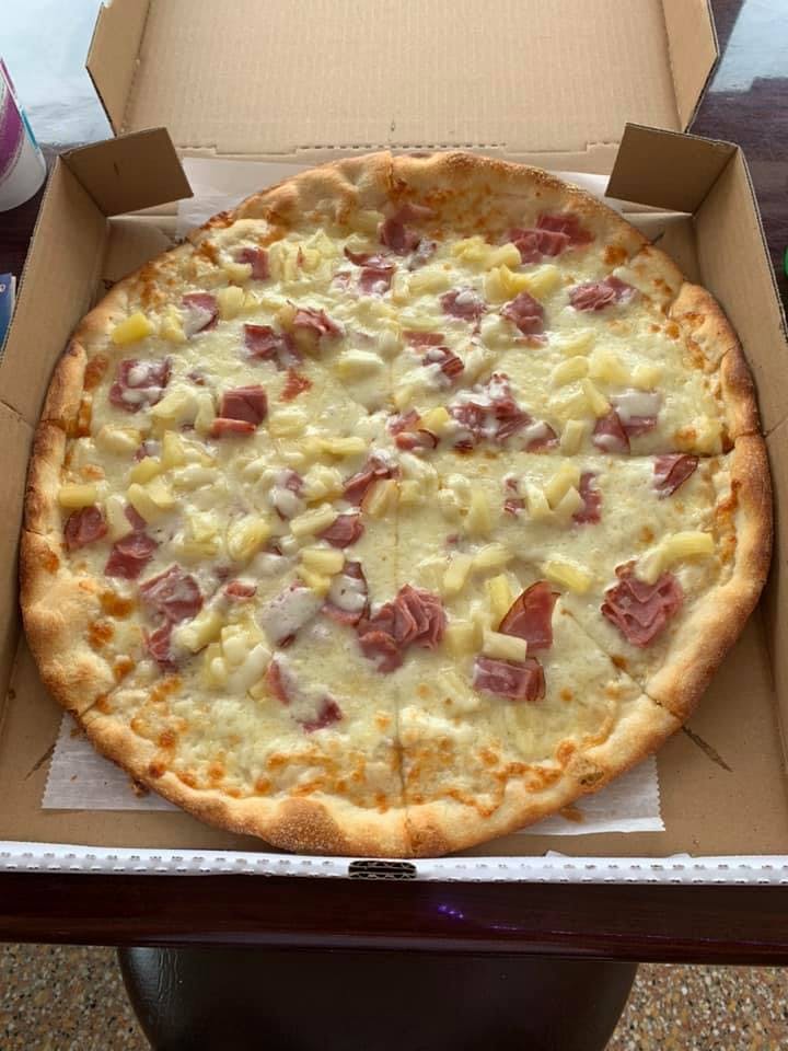 Order Hawaiian Pizza - Medium 14'' food online from Dominics Pizza and Restaurant store, Lawrence Township on bringmethat.com
