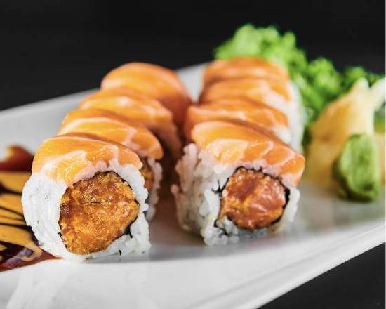Order Salmon Lover Roll food online from Sakura Sushi & Thai Cuisine store, New York on bringmethat.com