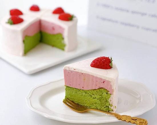 Order Matcha Strawberry Basque Cheesecake Sliced food online from Qlicious Bubble Tea & Pastries store, Liberty on bringmethat.com