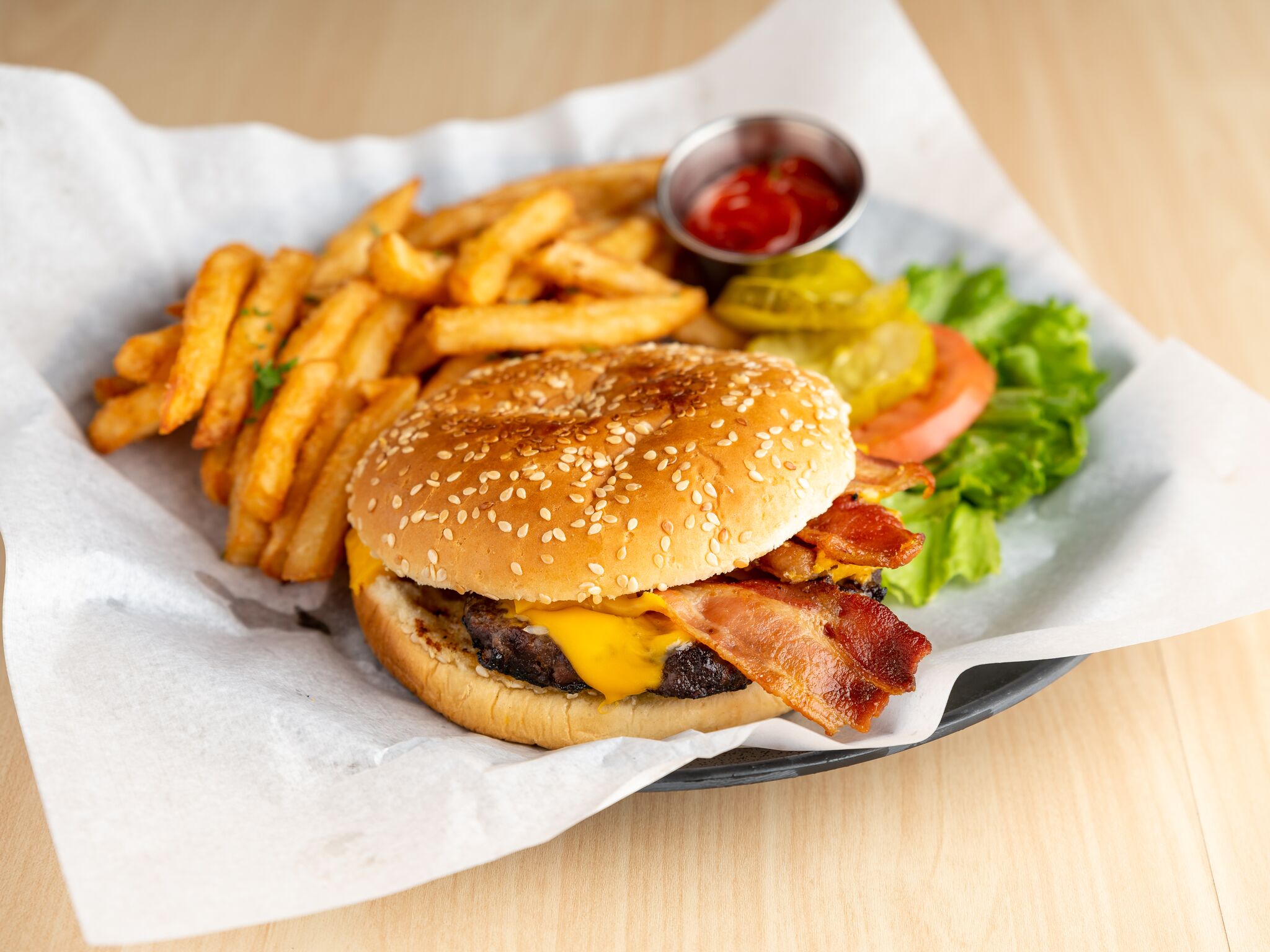 Order Bacon Cheeseburger food online from Parkway Family Restaurant store, Madison on bringmethat.com