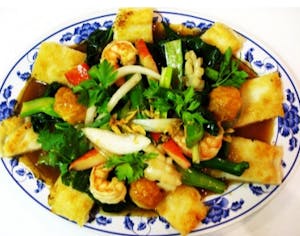 Order 7. Banh Pho Ap Chao Do Bien Cai Lan food online from Van Loi Ii store, Greensboro on bringmethat.com