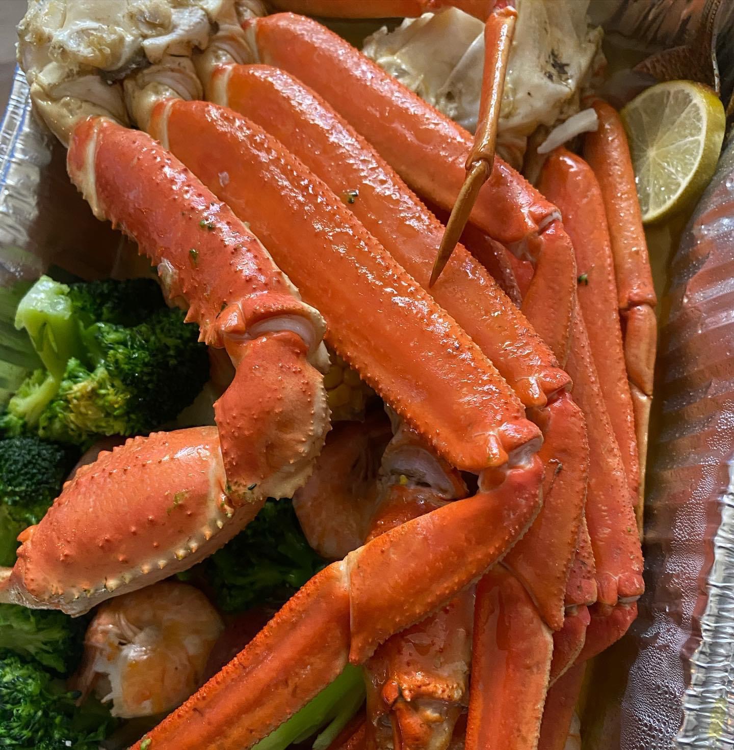 Order Snow Crab Legs food online from Perfect Crab store, Sicklerville on bringmethat.com