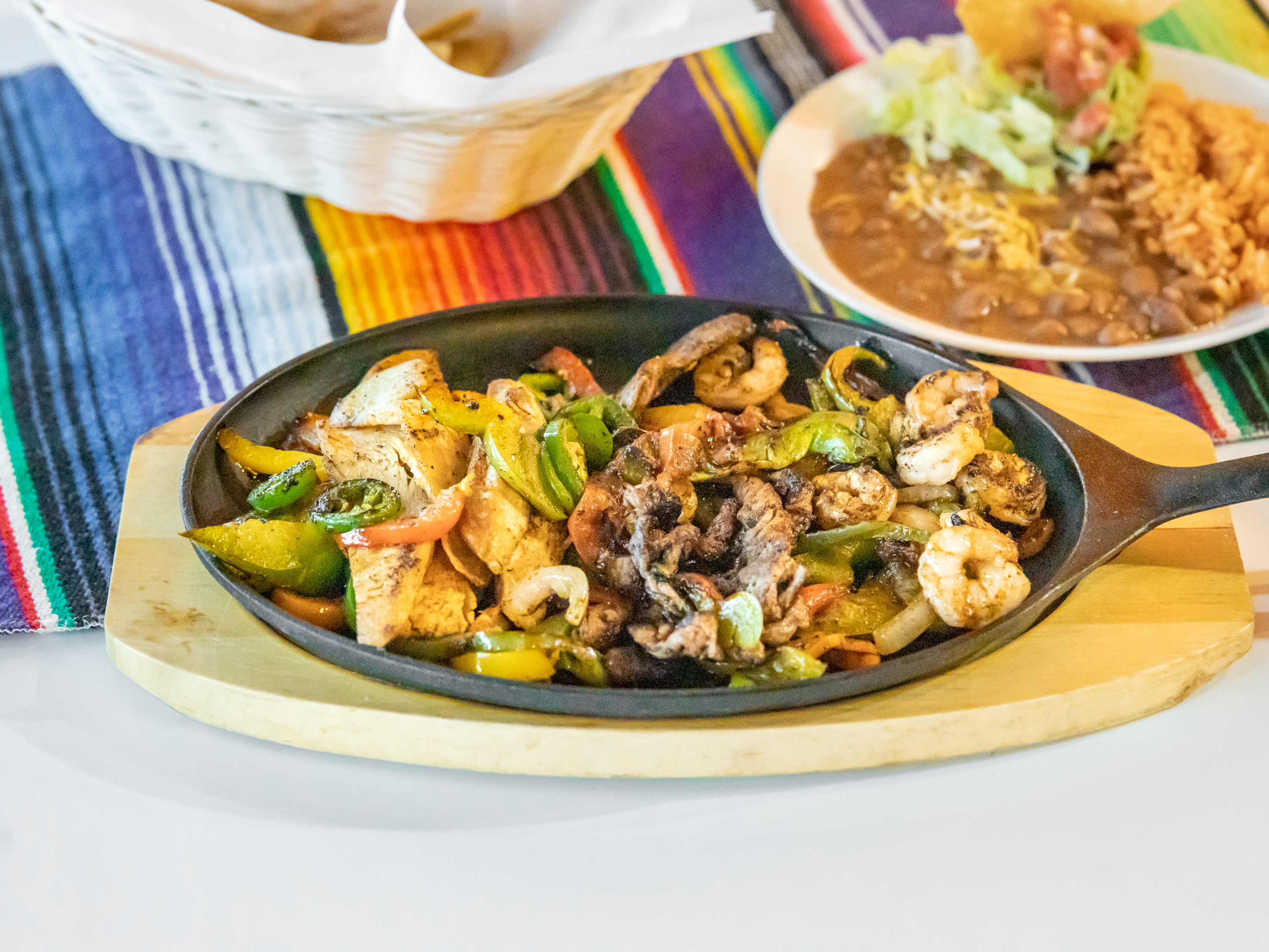 Order Fajitas Plate food online from El Mariachi Authentic Mexican Food store, Cedar Crest on bringmethat.com