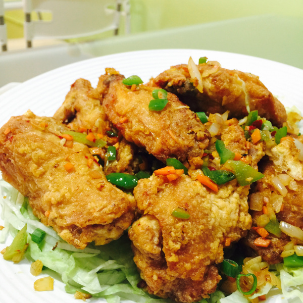 Order (8pc) Salt and Pepper Wings 八只 椒盐 鸡翼 food online from Khoo Restaurant store, West Warwick on bringmethat.com