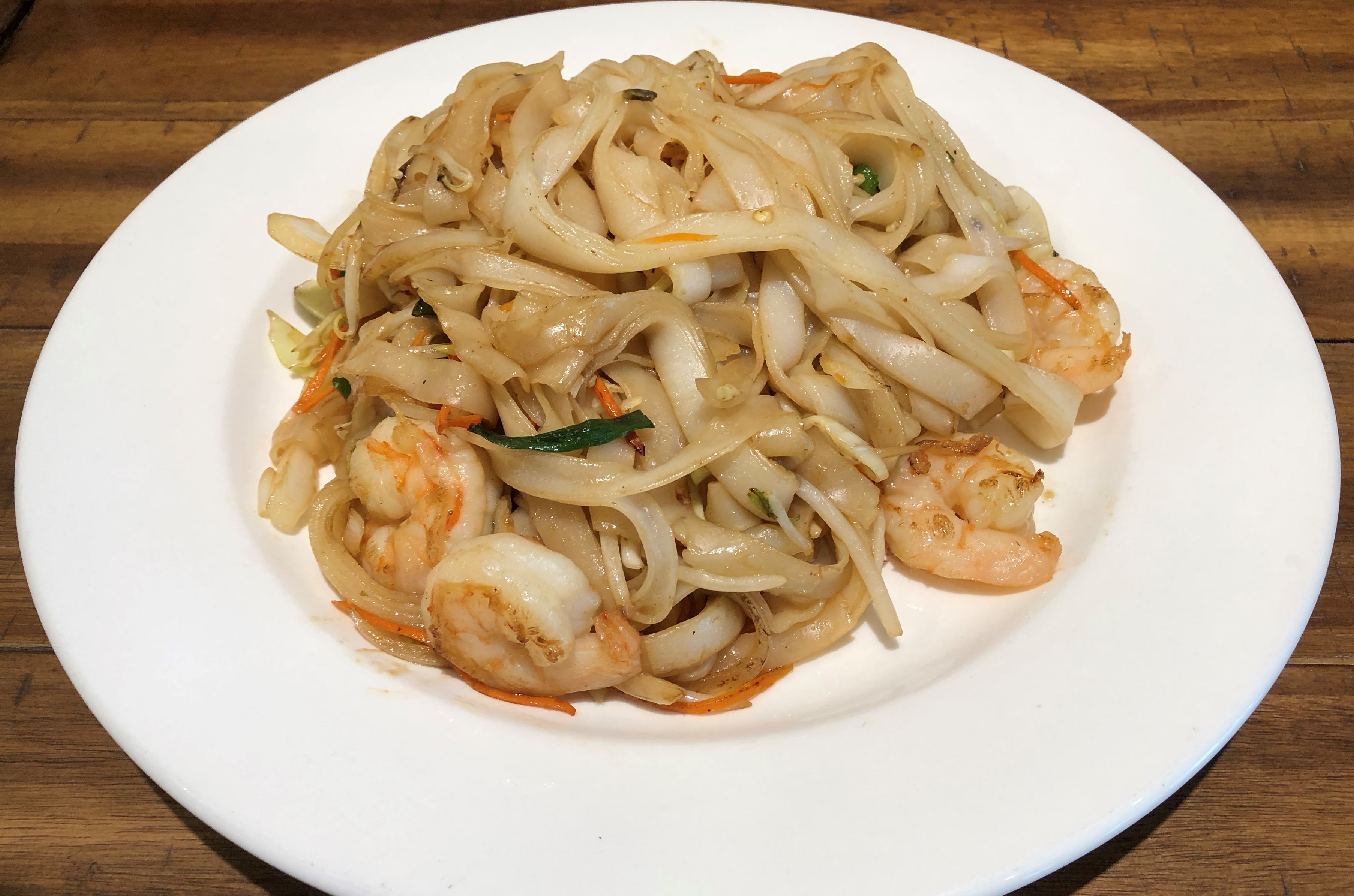 Order K7. Shrimp Chow Fun (Rice Noodles)  虾仁河粉 food online from Hai master kitchen store, Laguna Woods on bringmethat.com