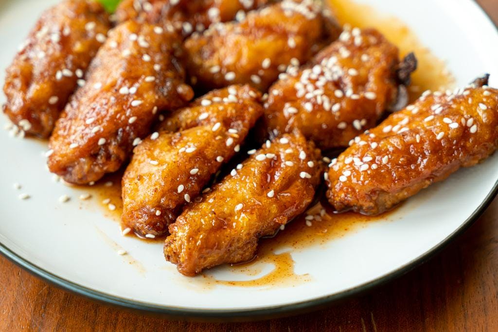 Order Chicken wings - 6 Chicken wings food online from Pizzeria Halt store, Modesto on bringmethat.com