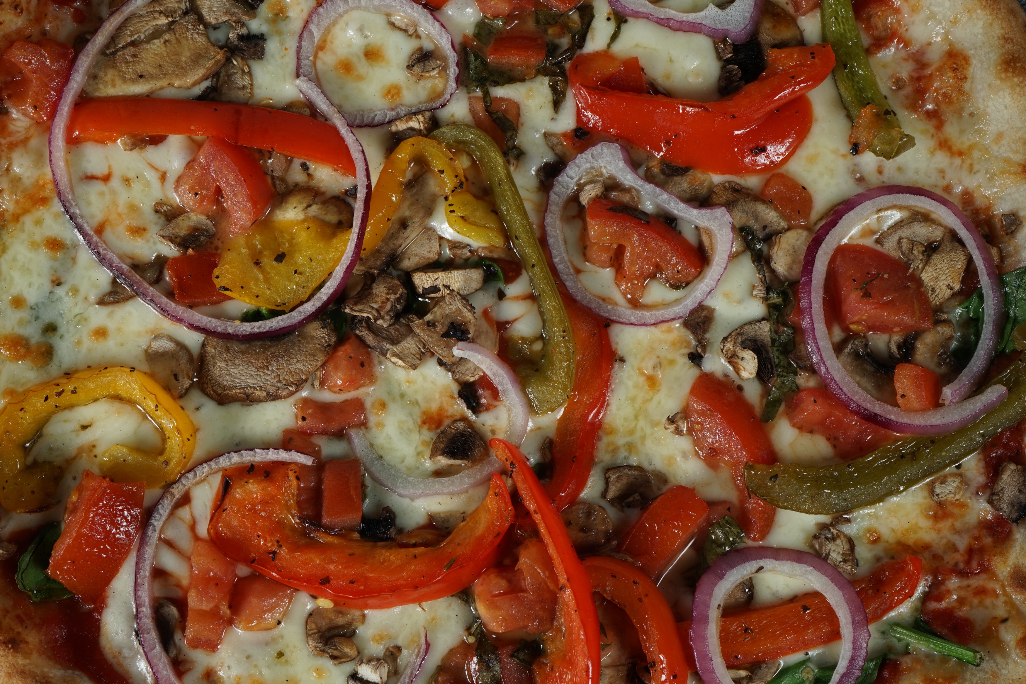 Order 16" The Veggie Pizza food online from aPizzaCo store, St. Charles on bringmethat.com
