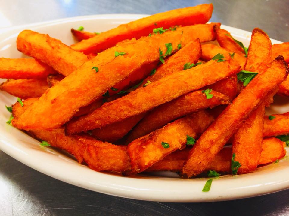 Order Sweet Potato Fries food online from Mojo Pub -N- Grill store, Youngstown on bringmethat.com