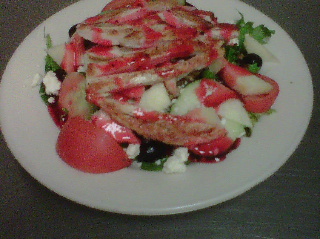 Order Maria's Salad - Small food online from Vinnies Pizza & Pasta store, Branchburg on bringmethat.com