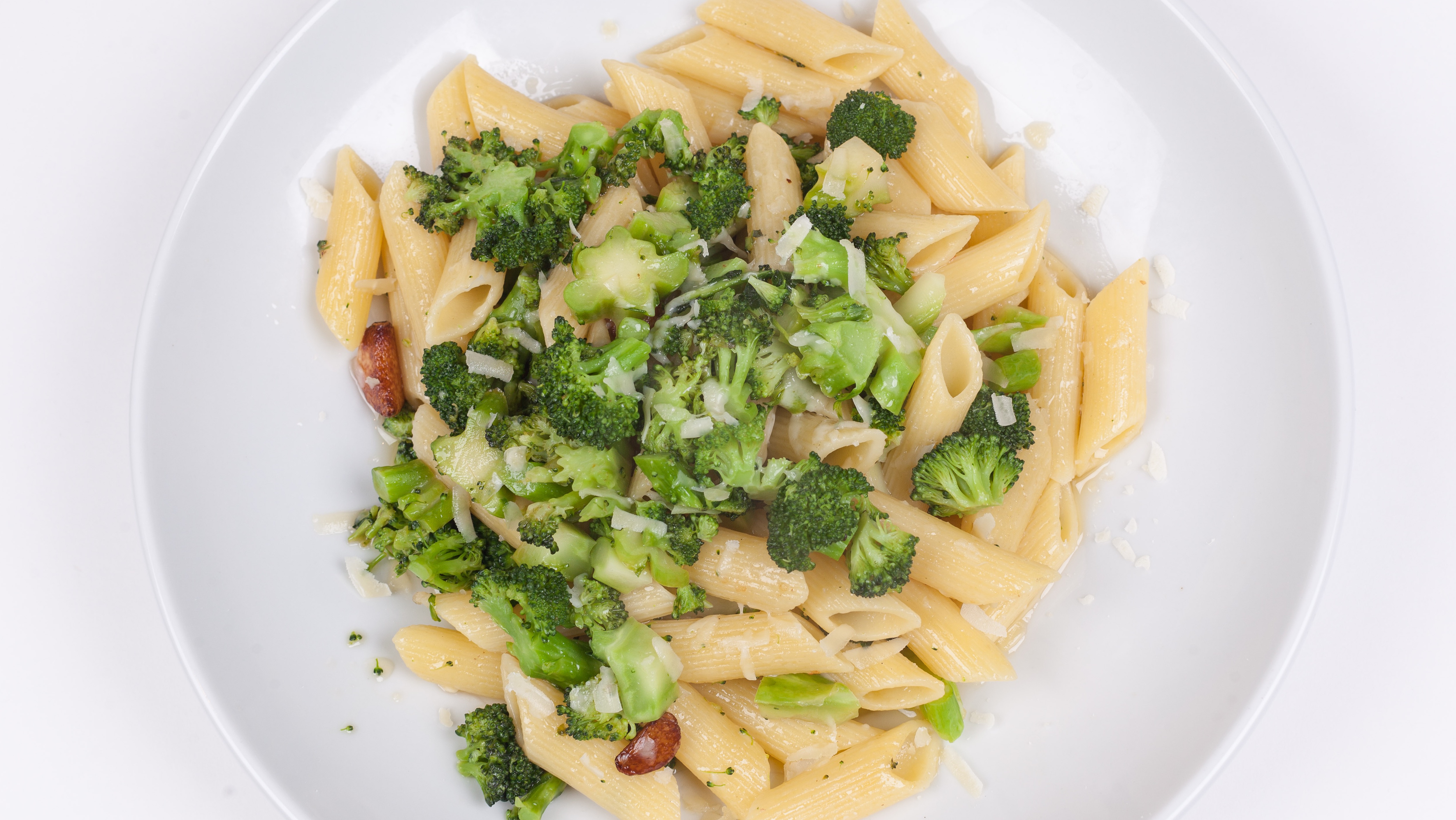 Order Ziti with Broccoli food online from Umberto's Pizzeria store, New Hyde Park on bringmethat.com