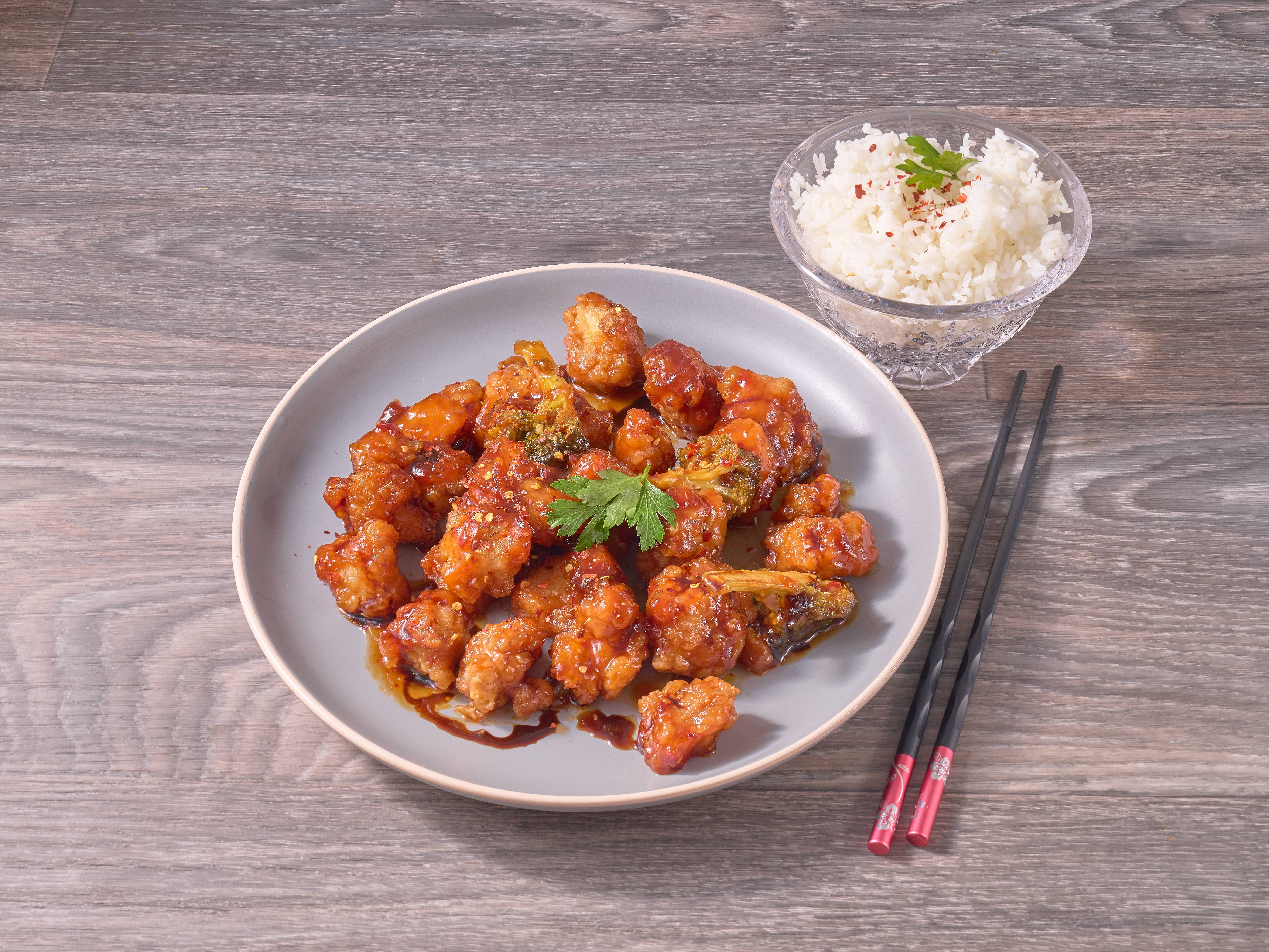 Order General Tso’s Chicken food online from Sampan Cafe store, Alexandria on bringmethat.com