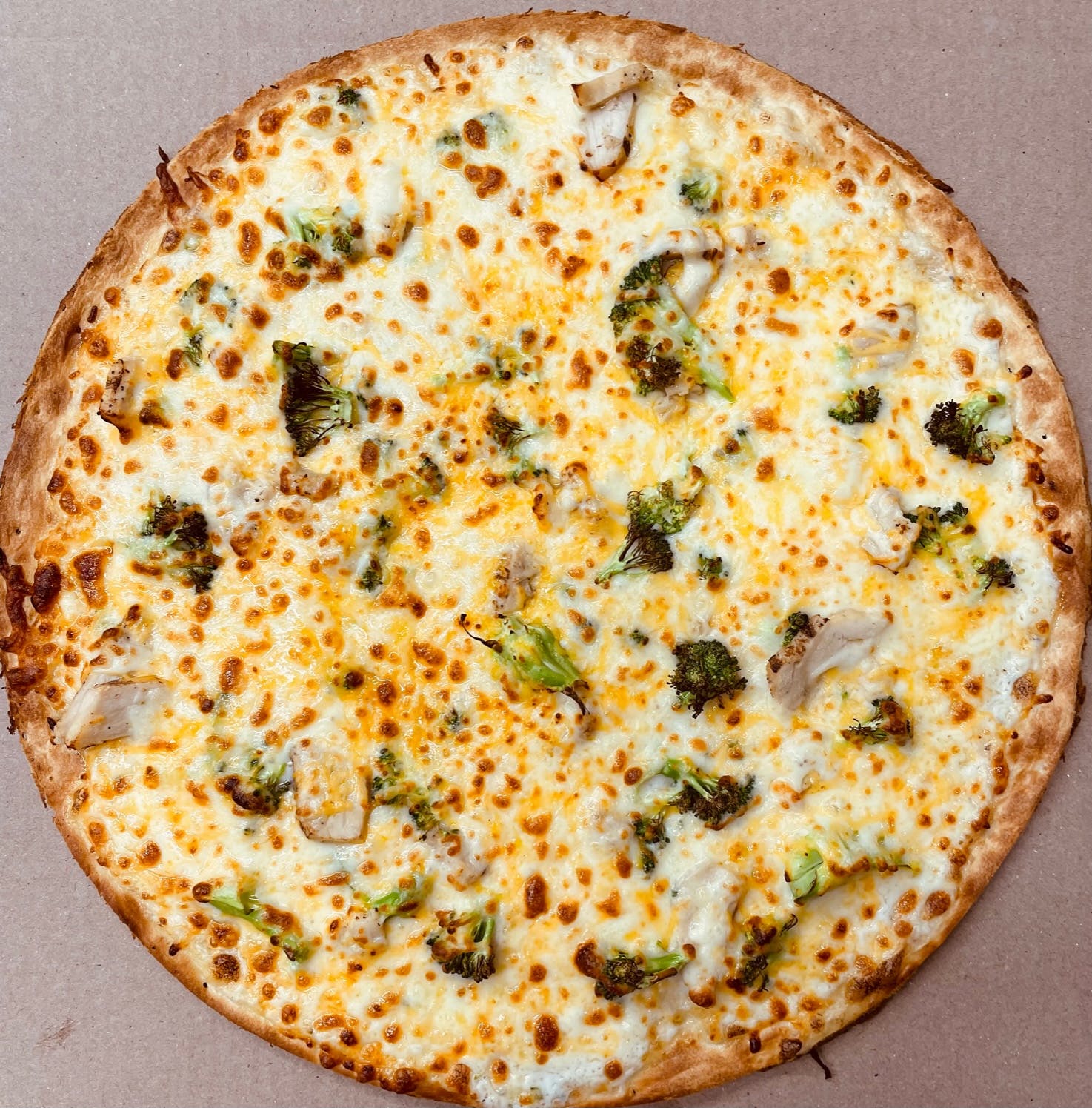 Order Gourmet Chicken & White Sauce Pizza - Small 10'' food online from Jimmy's Pizza Litchfield store, Litchfield on bringmethat.com