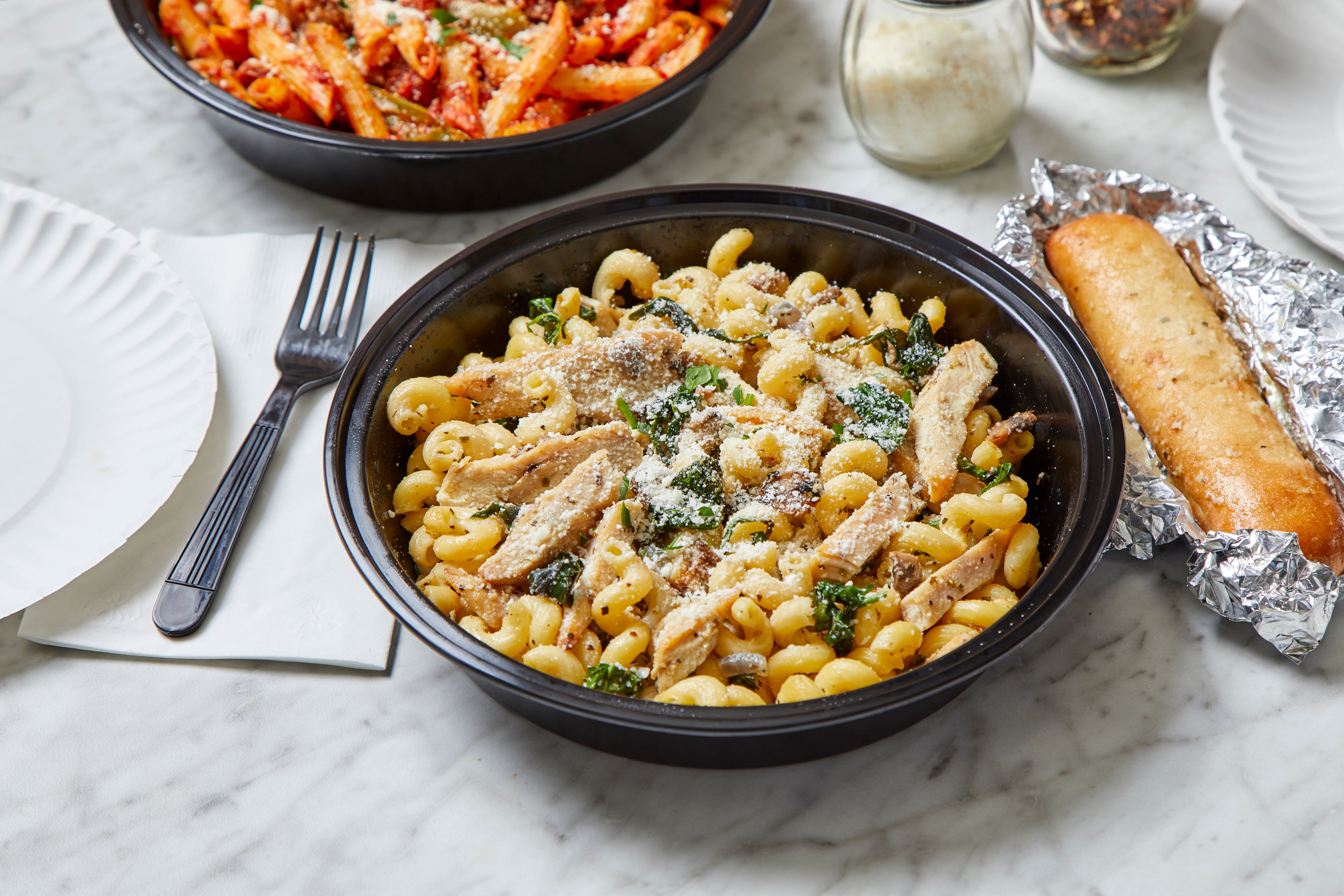 Order Alfredo Cavatappi with Chicken - Single food online from Papa Ray Pizza & Wings store, Addison on bringmethat.com