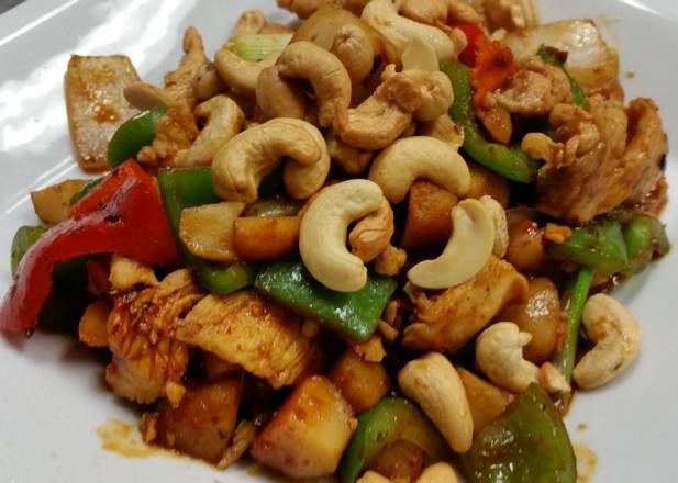 Order Cashew Nut Chicken food online from Thai Dishes on Broadway store, Santa Monica on bringmethat.com