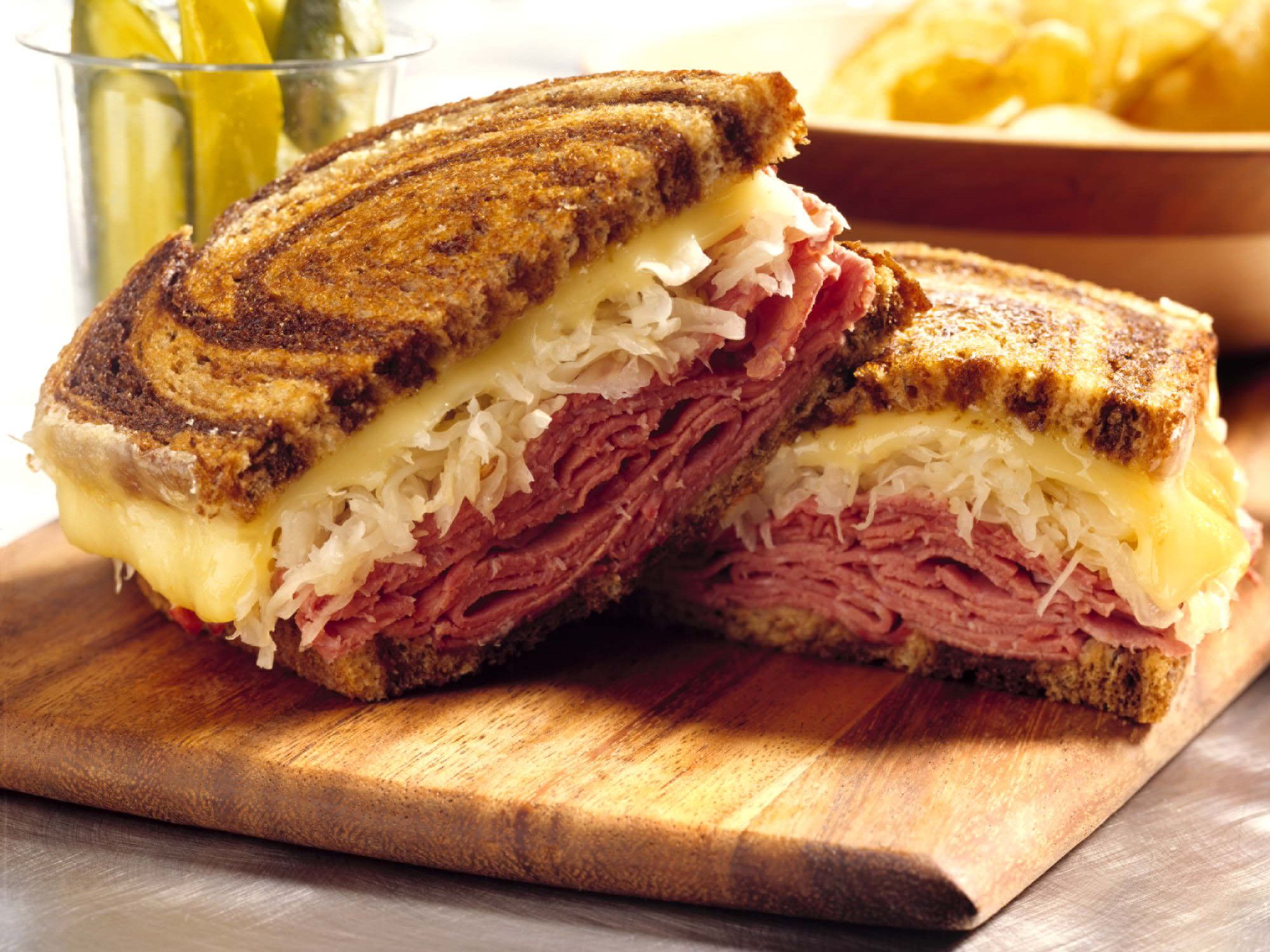 Order Beef Reuben Sandwich Lunch food online from Lakeside Cafe store, Sandy Springs on bringmethat.com