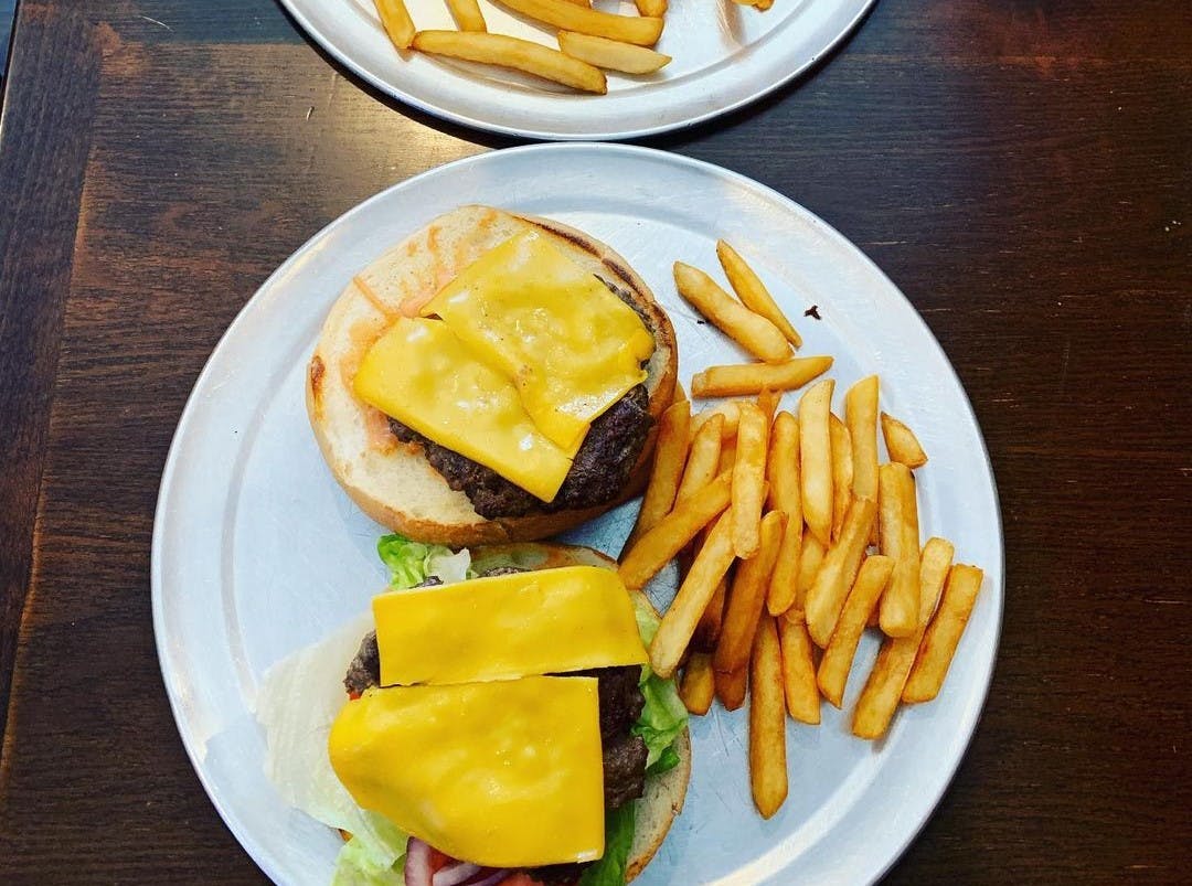 Order Cheeseburger with French Fries - Burger food online from Nonna's Pizzeria store, Wappingers Falls on bringmethat.com