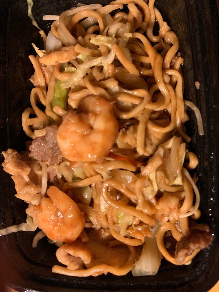 Order House Chow Mein food online from China Villa store, Novato on bringmethat.com