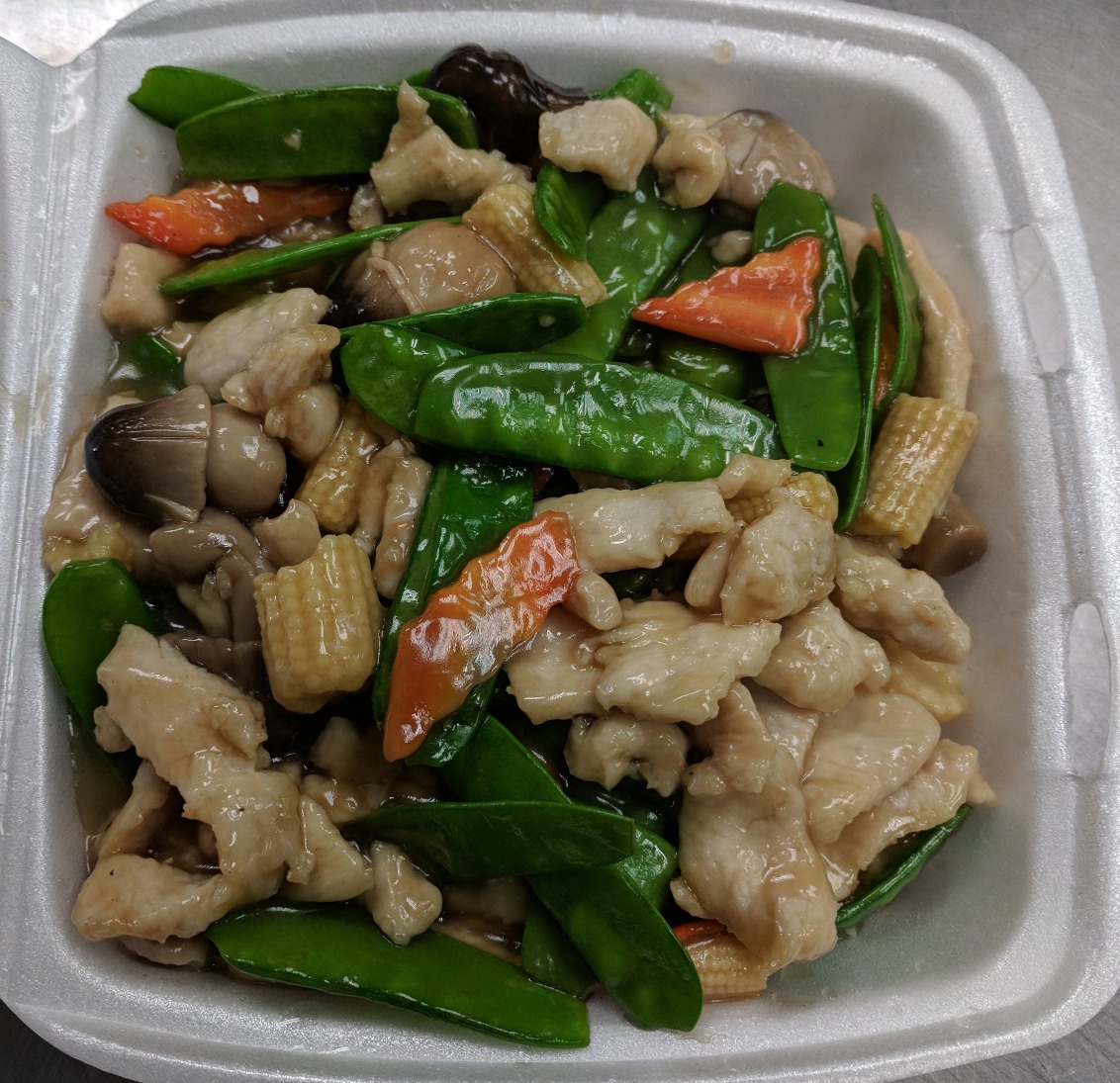 Order 29. Chicken with Straw Mushrooms food online from Golden Pearl store, Salt Lake City on bringmethat.com