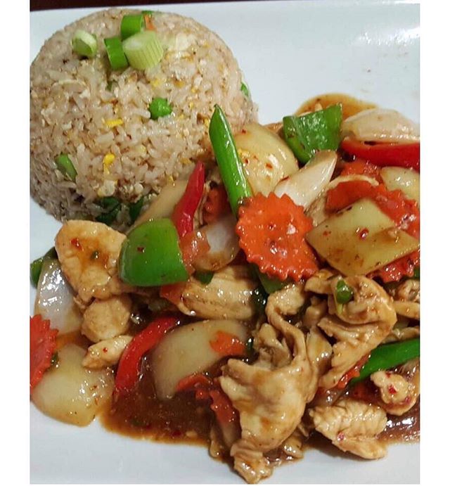 Order Spicy Chicken food online from Wanya Thai Restaurant store, Canyon Country on bringmethat.com