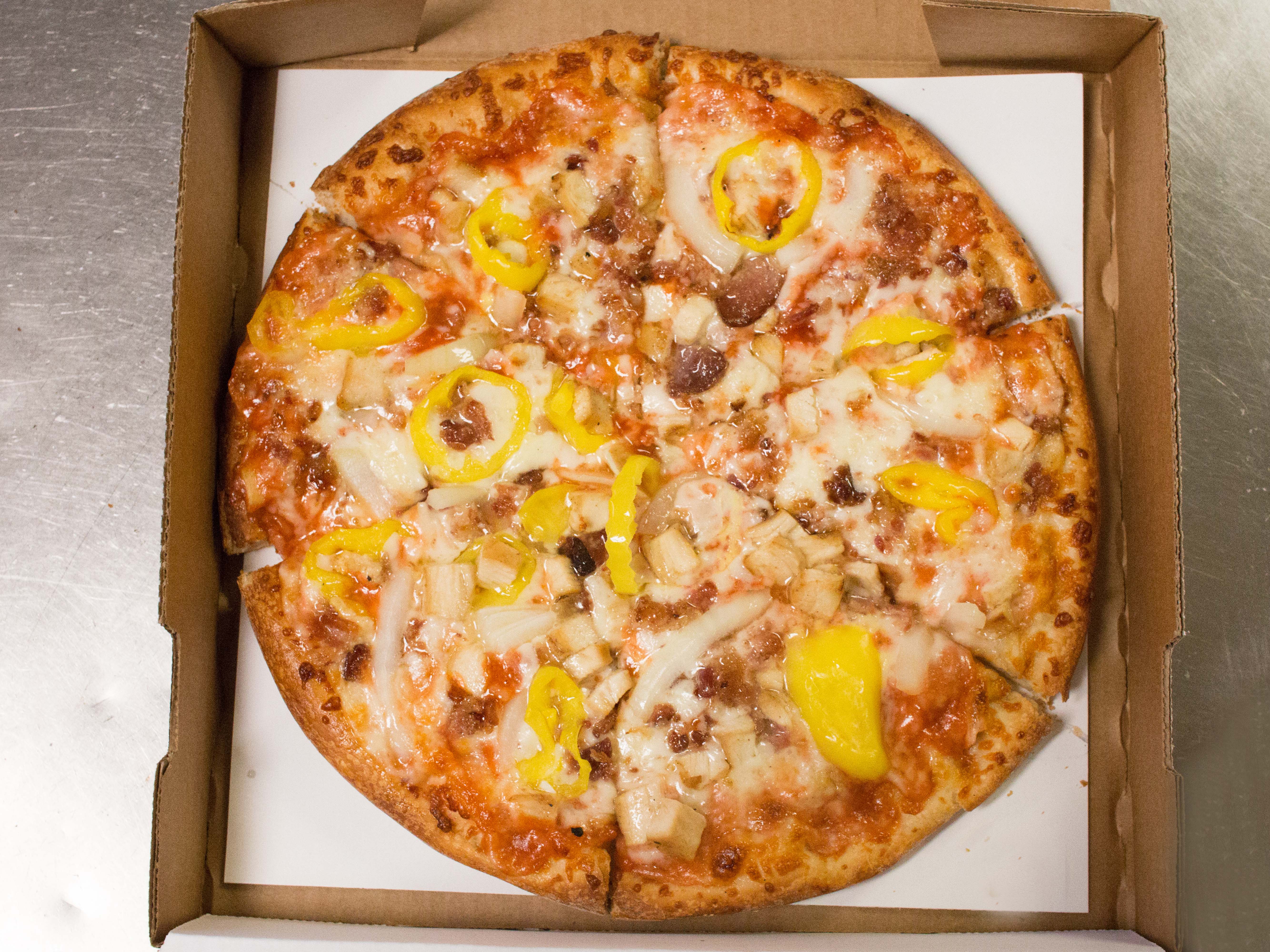 Order Single Round BBQ Chicken Pizza food online from Two Guys from Italy store, Royal Oak on bringmethat.com